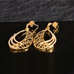 Elegant Leaf Motif Drop Earrings