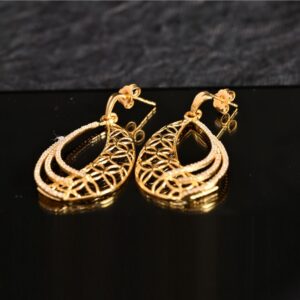 Elegant Leaf Motif Drop Earrings