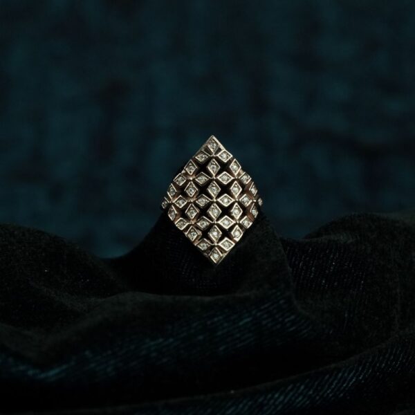 Rose Gold Moissanite Chic Flower Flat Band
