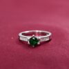 Zirconia Verde Circle Ring
